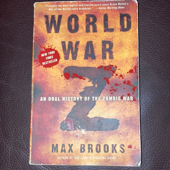 3/$15 World War Z Max Brooks - Picture 1 of 2